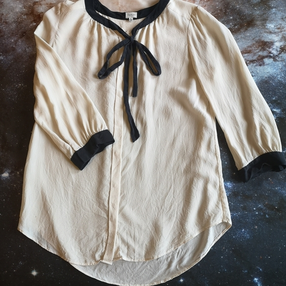 Babaton Aritzia silk blouse - Picture 2 of 7